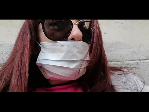❤️ Nicoletta o iphetetsa ho moahelani oa hae le pees ka karacheng ea hae (Special Covid19 Italy Quarantine) ❤ ☑